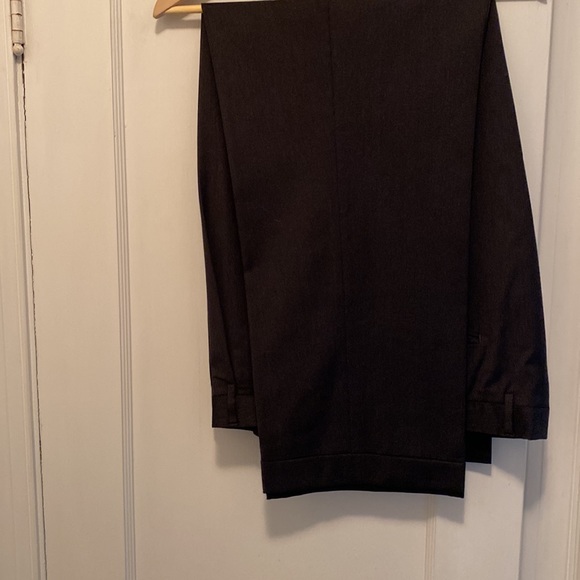 Jos A Bank Charcoal Black Signature Collection Suit 44R - Picture 5 of 9